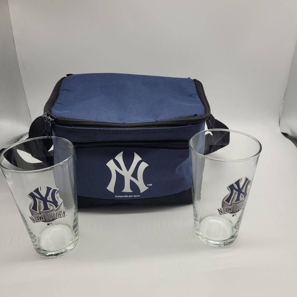 New York Yankees Cooler Bag and Glass Set